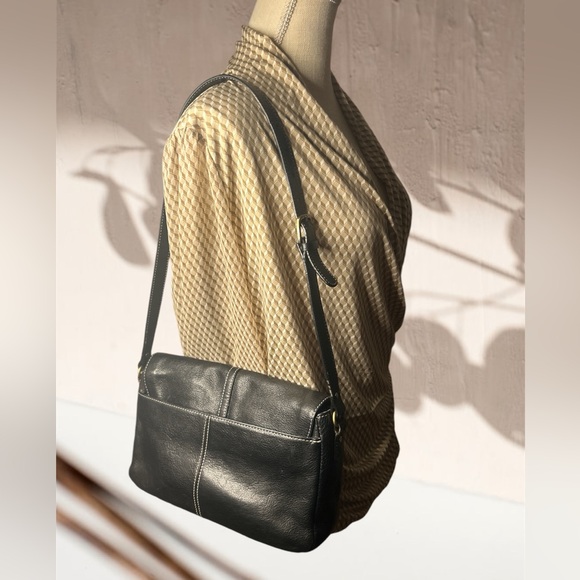 Beautiful Black Etienne Aigner Geniune Leather Shoulder Bag 🌻 - Picture 14 of 14